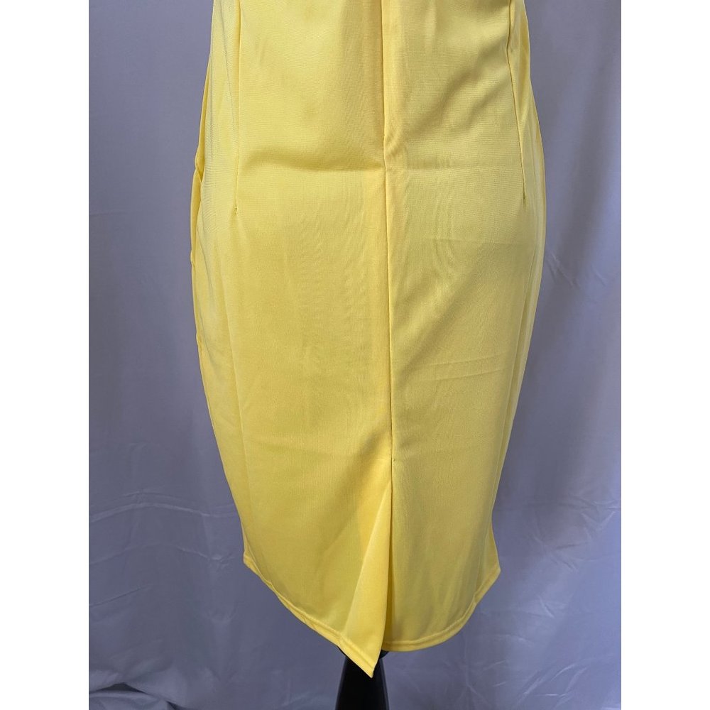 LivaGirl Vibrant Yellow Gold Accent Keyhole Front Sleeveless Midi Dress - Picture 10 of 13